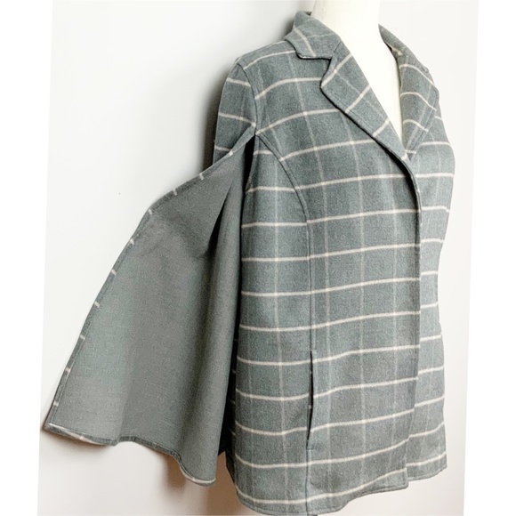 NWT CHICO’S WOMAN’S CAPE COAT SIZE 1 M8 - Picture 1 of 9